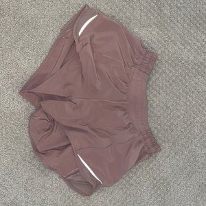 lululemon hotty hot short- long (dusty rose)